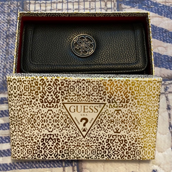 Guess Handbags - BRAND NEW Guess Wallet